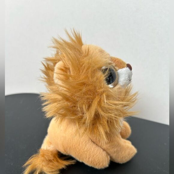 Tan and White Plush Stuffed Lion Toy with Kawaii Features - Picture 4 of 5